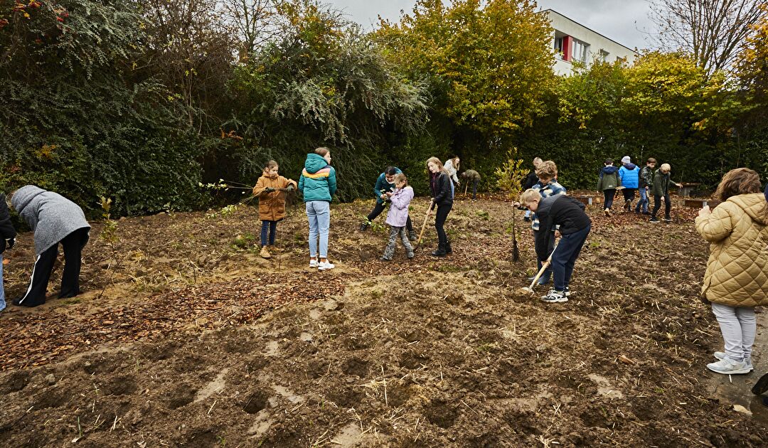 NEDLIN_TINYFORREST_251A5301-tiny-forest-opening-kinderen-planten